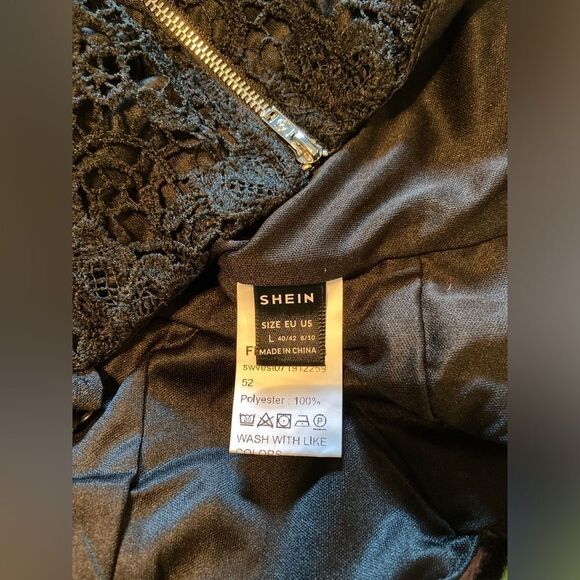 Shein black lace zip back crop top - Picture 2 of 6